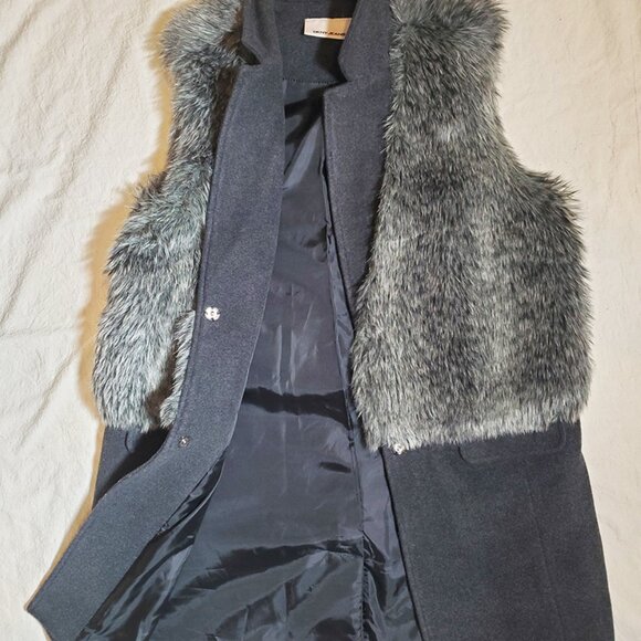 Like new and one-of-a-kind DKNY Jeans Faux Fur + Wool size S/M Longline Vest - Picture 10 of 16